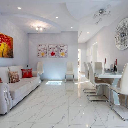 Apartment In Saranda Экстерьер фото