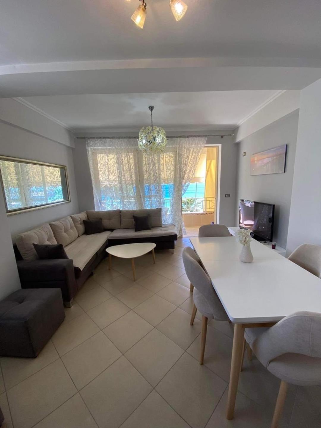 Apartment In Saranda Экстерьер фото